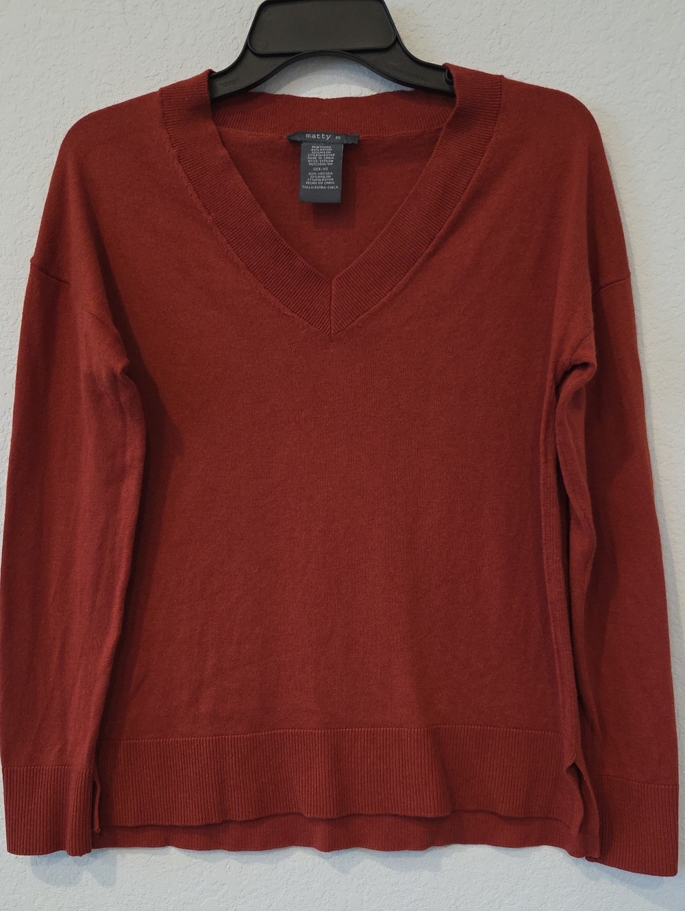 Matty M Women's Rust Orange Red V-Neck Lightweight Pullover Sweater